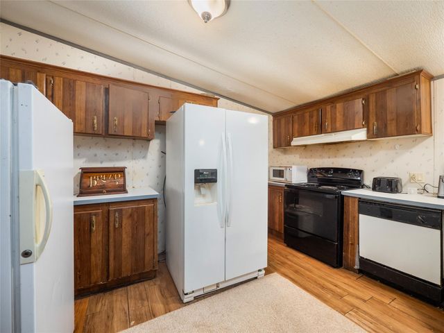 2525 Hugo RD, San Marcos, TX 78666