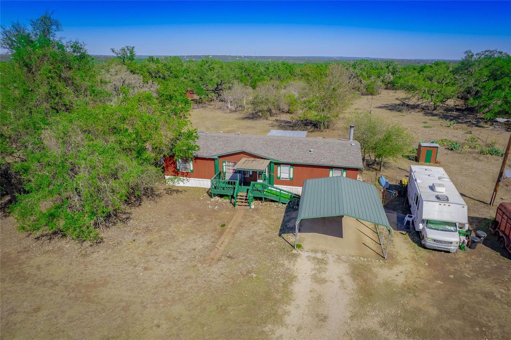 2525 Hugo RD, San Marcos, TX 78666