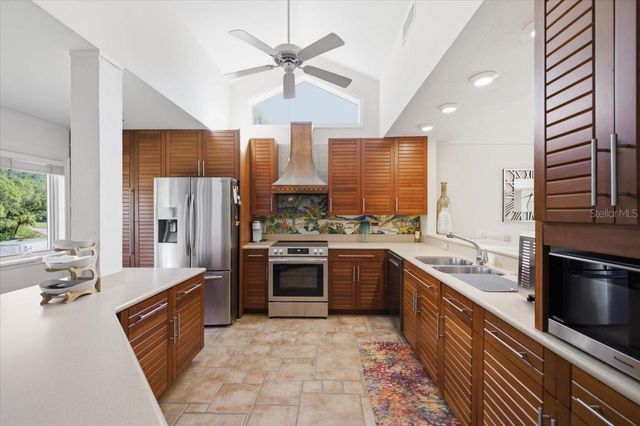 13 TIDY ISLAND BOULEVARD 13, Bradenton, FL 34210