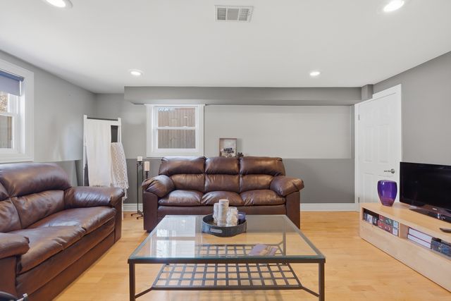 4129 Main Street, Downers Grove, IL 60515