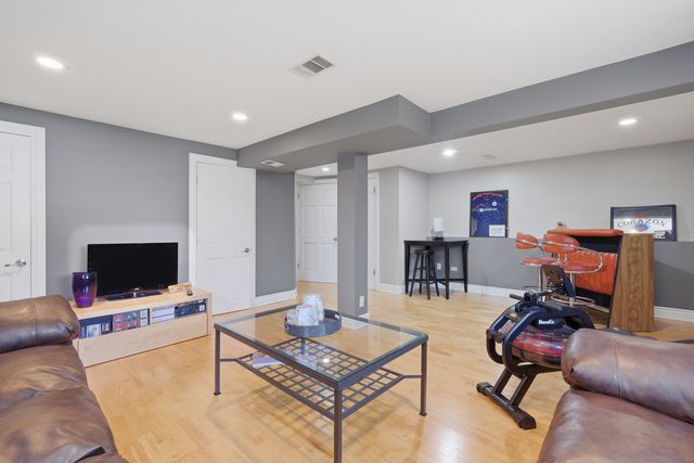 4129 Main Street, Downers Grove, IL 60515