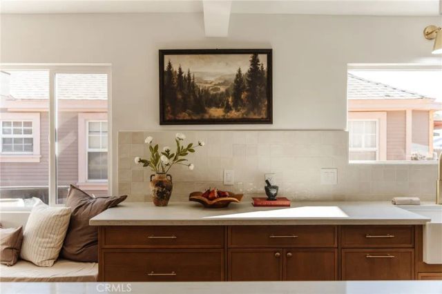5145 6th, Los Angeles, CA 90043