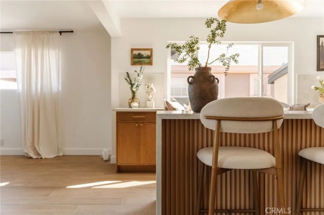 5145 6th, Los Angeles, CA 90043