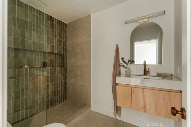 5145 6th, Los Angeles, CA 90043