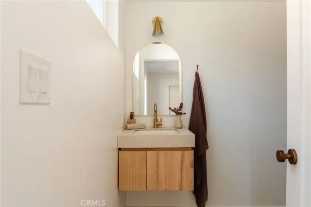 5145 6th, Los Angeles, CA 90043