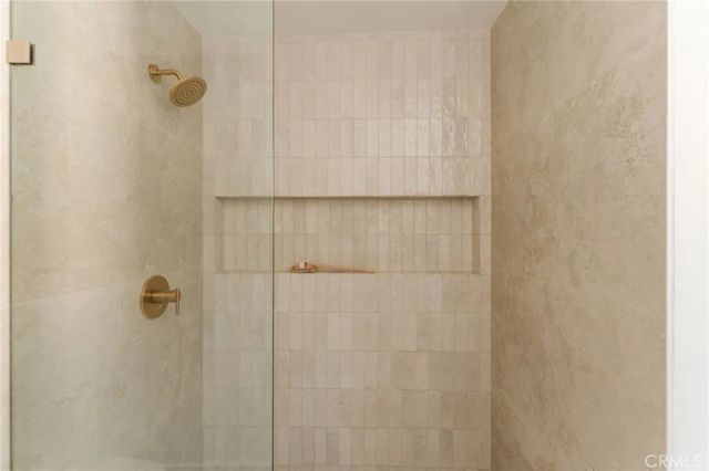 5145 6th, Los Angeles, CA 90043