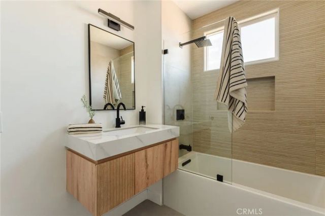5145 6th, Los Angeles, CA 90043