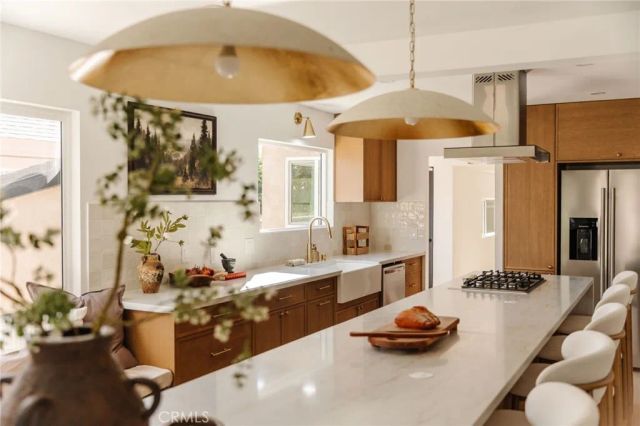 5145 6th, Los Angeles, CA 90043
