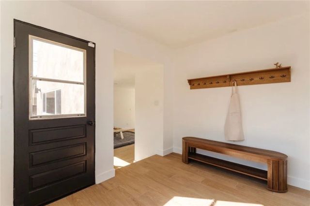 5145 6th, Los Angeles, CA 90043