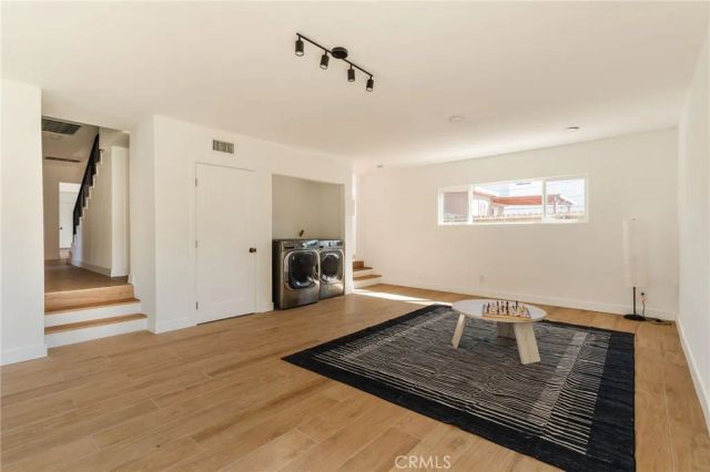 5145 6th, Los Angeles, CA 90043