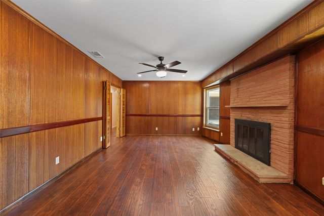 223 N Crest Street, Lancaster, TX 75146
