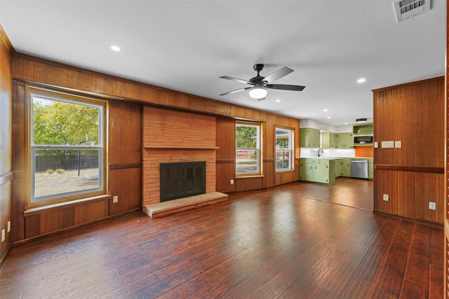 223 N Crest Street, Lancaster, TX 75146