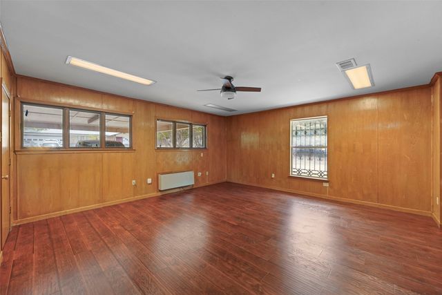 223 N Crest Street, Lancaster, TX 75146