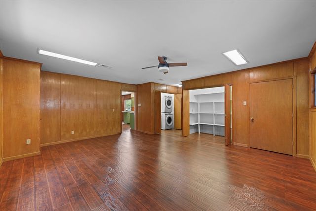 223 N Crest Street, Lancaster, TX 75146