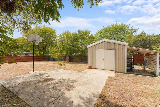 223 N Crest Street, Lancaster, TX 75146