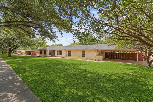 223 N Crest Street, Lancaster, TX 75146