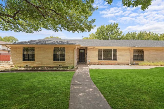 223 N Crest Street, Lancaster, TX 75146