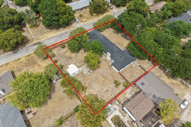 223 N Crest Street, Lancaster, TX 75146