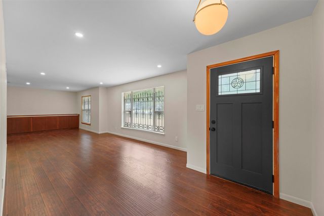 223 N Crest Street, Lancaster, TX 75146
