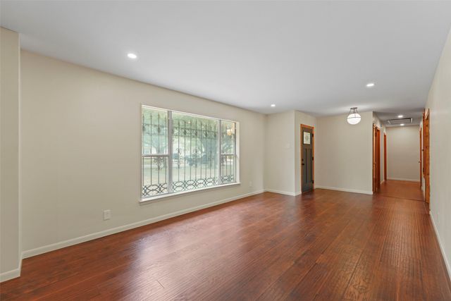 223 N Crest Street, Lancaster, TX 75146