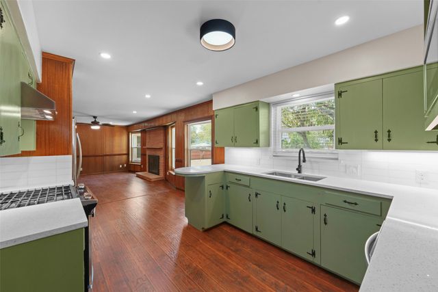 223 N Crest Street, Lancaster, TX 75146