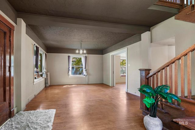 145 9th Ave N, Twin Falls, ID 83301