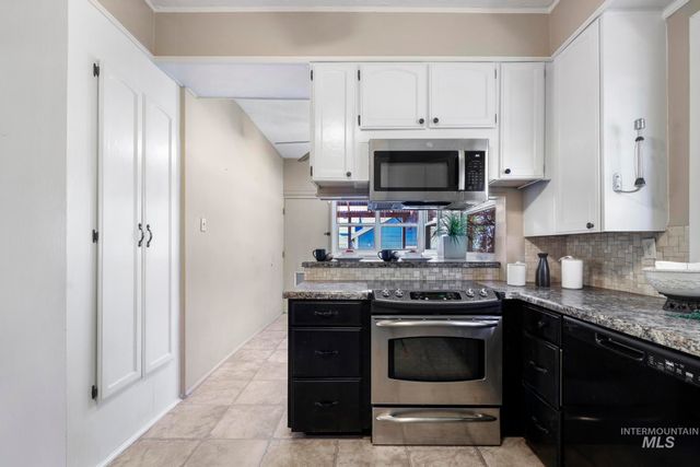 145 9th Ave N, Twin Falls, ID 83301