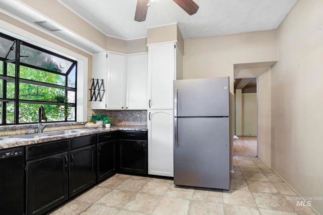 145 9th Ave N, Twin Falls, ID 83301