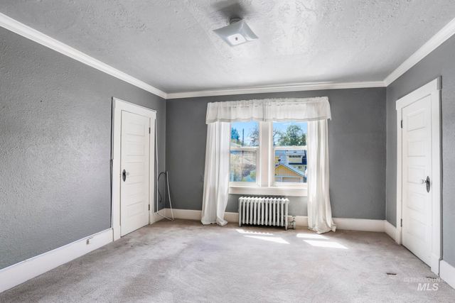 145 9th Ave N, Twin Falls, ID 83301