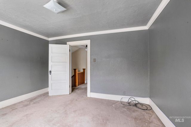 145 9th Ave N, Twin Falls, ID 83301