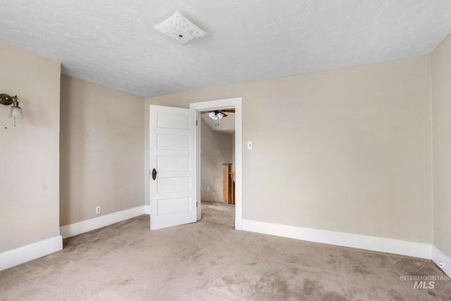 145 9th Ave N, Twin Falls, ID 83301