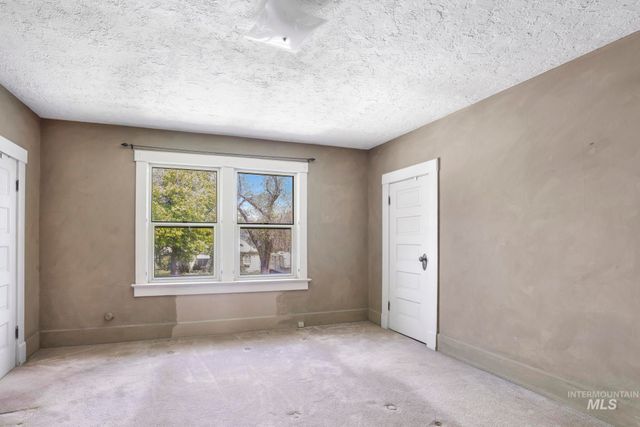 145 9th Ave N, Twin Falls, ID 83301