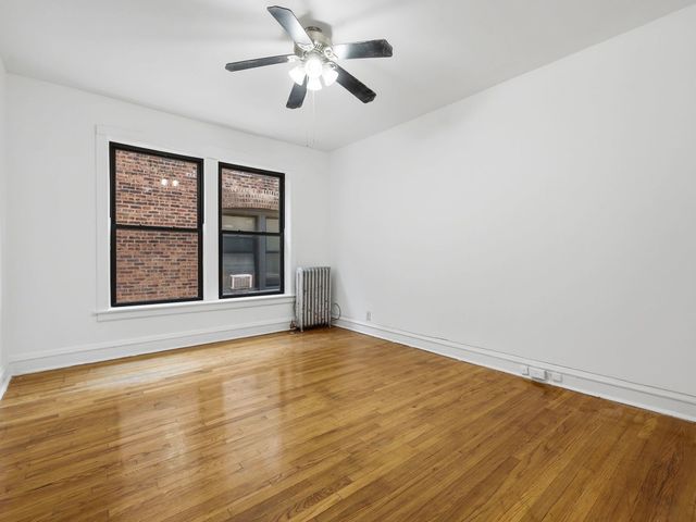 1227 E Hyde Park Boulevard 2, Chicago, IL 60615