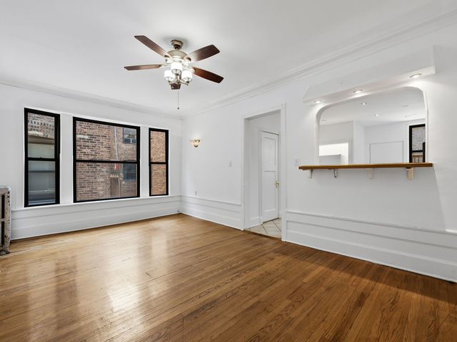 1227 E Hyde Park Boulevard 2, Chicago, IL 60615