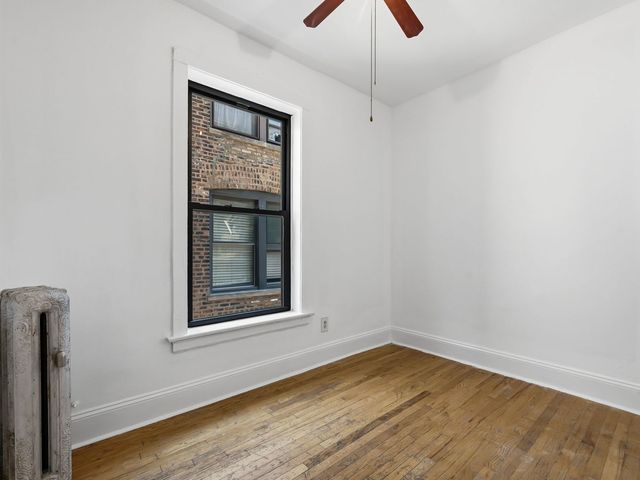 1227 E Hyde Park Boulevard 2, Chicago, IL 60615