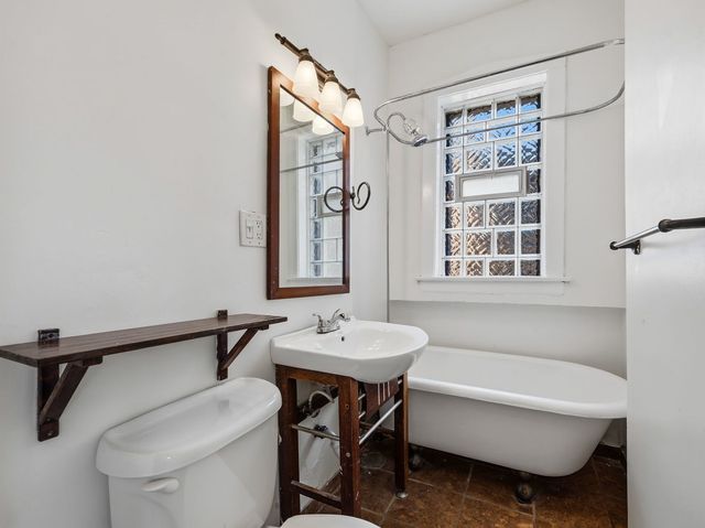 1227 E Hyde Park Boulevard 2, Chicago, IL 60615