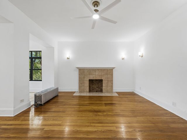 1227 E Hyde Park Boulevard 2, Chicago, IL 60615