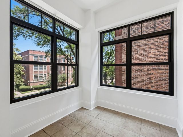 1227 E Hyde Park Boulevard 2, Chicago, IL 60615