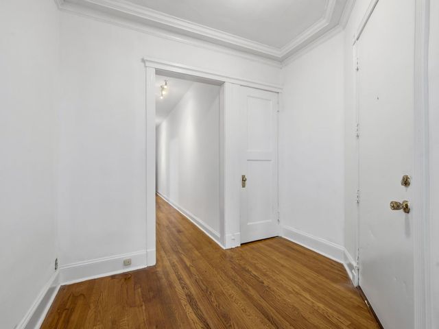 1227 E Hyde Park Boulevard 2, Chicago, IL 60615