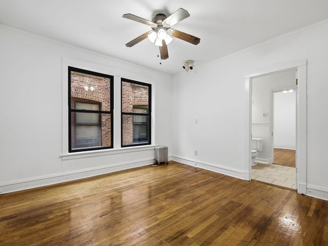 1227 E Hyde Park Boulevard 2, Chicago, IL 60615