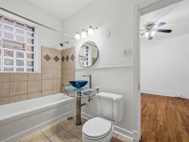 1227 E Hyde Park Boulevard 2, Chicago, IL 60615