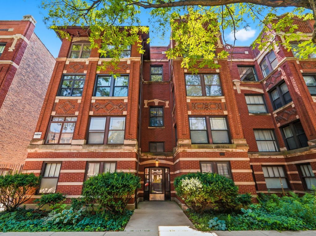1227 E Hyde Park Boulevard 2, Chicago, IL 60615
