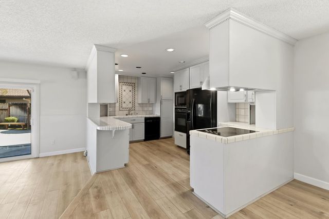 122 Harber Ct, Sacramento, CA 95864