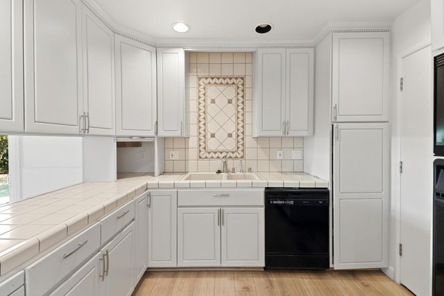 122 Harber Ct, Sacramento, CA 95864