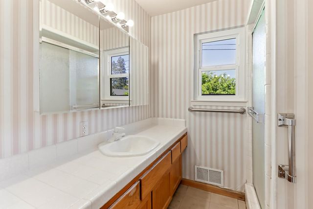 122 Harber Ct, Sacramento, CA 95864