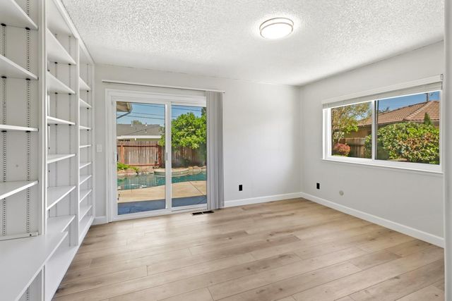 122 Harber Ct, Sacramento, CA 95864