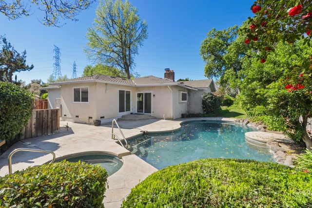 122 Harber Ct, Sacramento, CA 95864