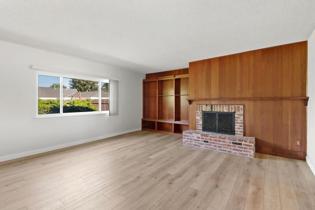 122 Harber Ct, Sacramento, CA 95864