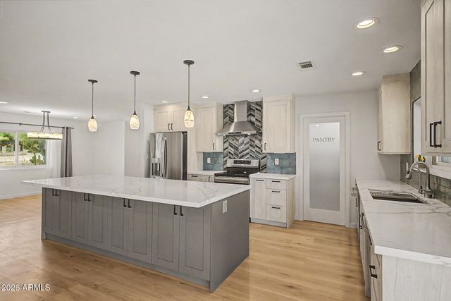 1240 E Paint Your Wagon Trail, Phoenix, AZ 85085