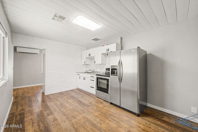 1240 E Paint Your Wagon Trail, Phoenix, AZ 85085